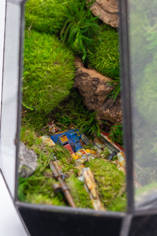 Abandoned Gundam in Forest Preserved Moss Terrarium
